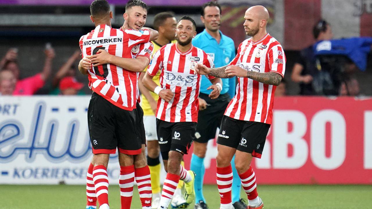 能够从中吸 能够从中吸